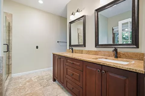 Bath - 309 Summit Dr, Jasper, GA 30143 photo 4 of 9