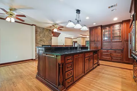 Kitchen - 309 Summit Dr, Jasper, GA 30143 photo 6 of 10