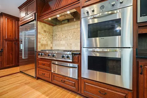Kitchen - 309 Summit Dr, Jasper, GA 30143 photo 7 of 10