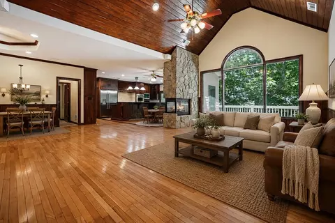 Living - 309 Summit Dr, Jasper, GA 30143 photo 13 of 14