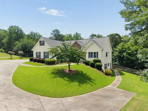 121 Chestnut Hill Dr, Canton, GA 30114