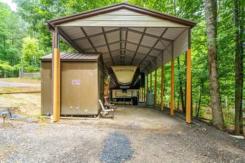 368 17th St, Ellijay, GA 30540