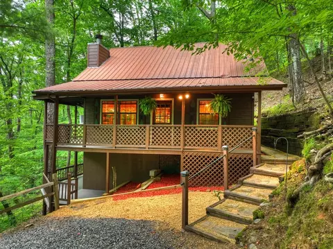 415 Walnut Mountain Rd, Ellijay, GA 30536