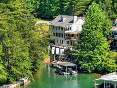 201 Highland Falls Rd, Blue Ridge, GA 30513