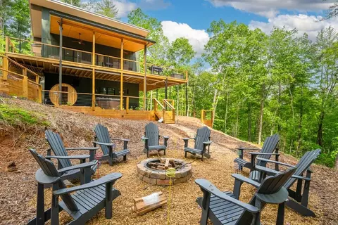 77 Hickory Ln, Ellijay, GA 30540