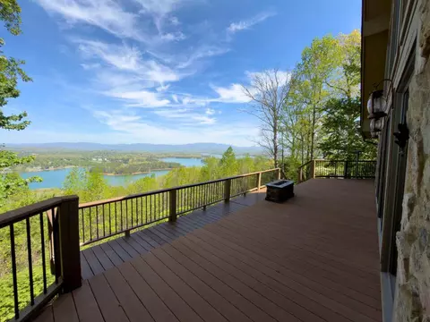 928 Kirkland Dr, Hiawassee, GA 30546