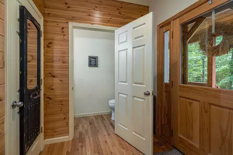 Entry Way - 801 Village Rd, Murphy, NC 28906 photo 1 of 3