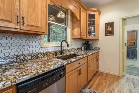 Kitchen - 801 Village Rd, Murphy, NC 28906 photo 4 of 4