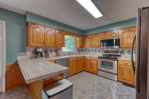 Kitchen - 874 Deer Hill Rd, Murphy, NC 28906 photo 1 of 4