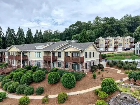 1409 Lakeside Rd, Hiawassee, GA 30546