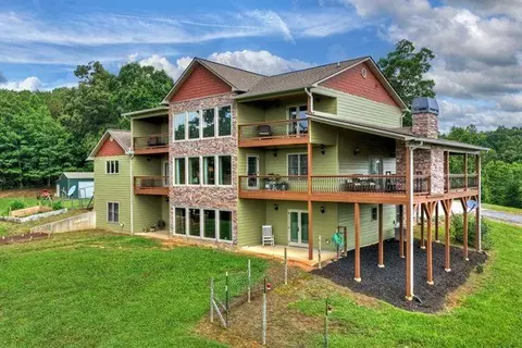 384 Dean Rd, Mineral Bluff, GA 30559