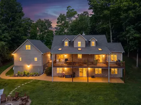 194 Lakeview Dr, Hayesville, NC 28904
