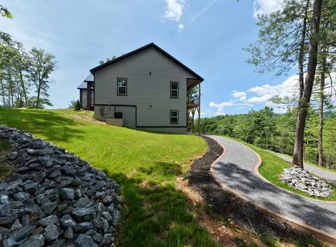 Exterior - 116 Short Oak Run, Murphy, NC 28906 photo 7 of 28