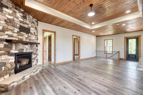 Living - 116 Short Oak Run, Murphy, NC 28906 photo 4 of 4