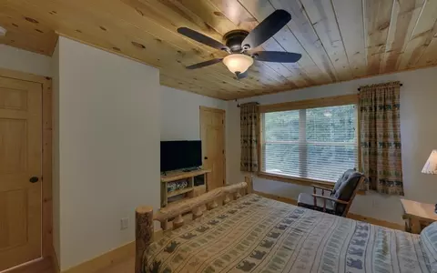 Bedroom - 68 Strutters Trl, Murphy, NC 28906 photo 5 of 8