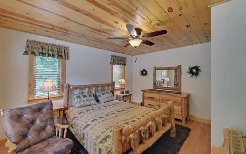 Bedroom - 68 Strutters Trl, Murphy, NC 28906 photo 1 of 8