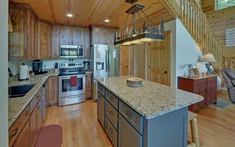 Kitchen - 68 Strutters Trl, Murphy, NC 28906 photo 1 of 3