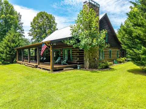 965 Bell Rd, Mineral Bluff, GA 30559