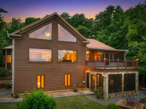 762 Pettit Ridge Rd, Ellijay, GA 30536