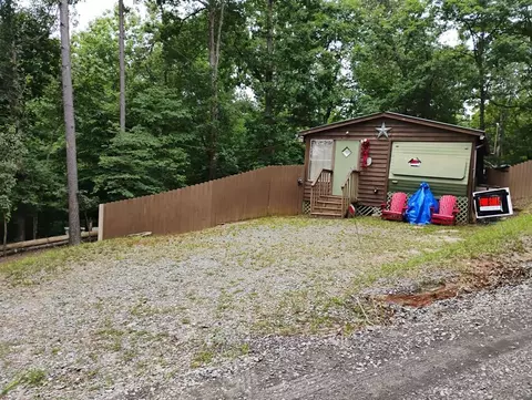 95 7th St, Ellijay, GA 30540