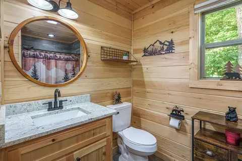 Bath - 297 Summitt Ln, Murphy, NC 28906 photo 1 of 2