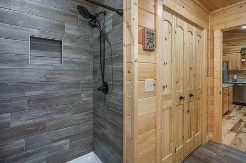 Bath - 297 Summitt Ln, Murphy, NC 28906 photo 2 of 2