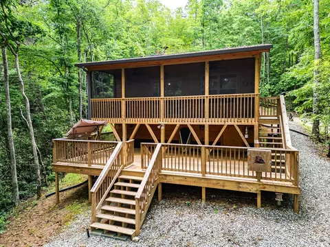 Exterior - 297 Summitt Ln, Murphy, NC 28906 photo 2 of 12