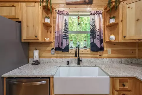 Kitchen - 297 Summitt Ln, Murphy, NC 28906 photo 2 of 3