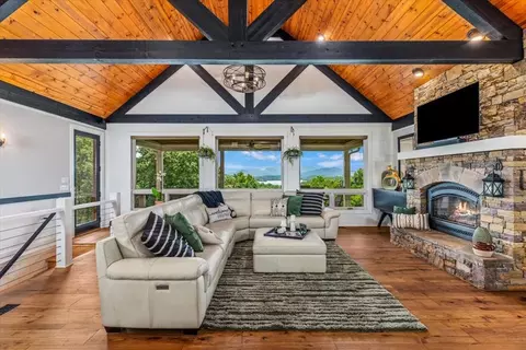 122 Oak Ter, Hayesville, NC 28904