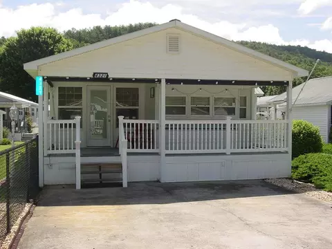 4321 Riverbank Run, Hiawassee, GA 30546
