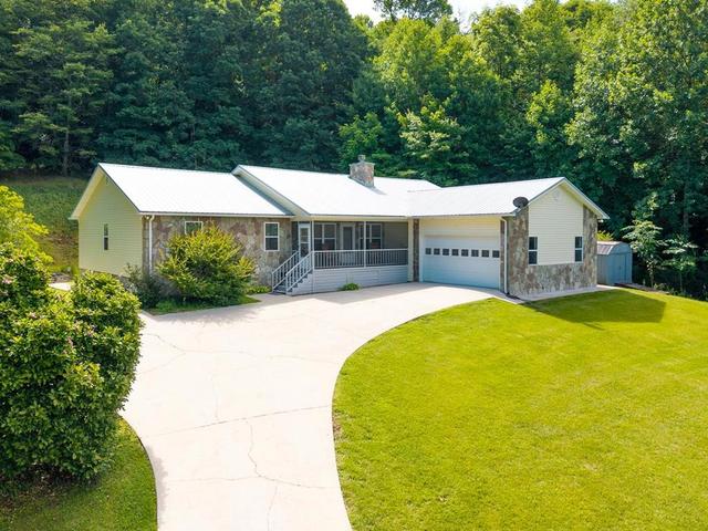 810 Hog Creek Rd, Hiawassee, GA 30546