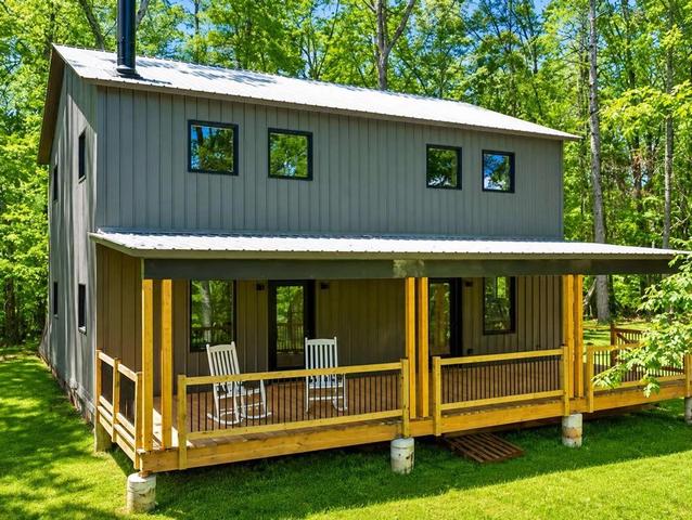 38 Friendly Ln, Mccaysville, GA 30555