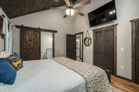 Bedroom - 1095 Lonesome Pine Rd, Murphy, NC 28906 photo 2 of 5