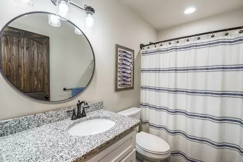 Bath - 1095 Lonesome Pine Rd, Murphy, NC 28906 photo 3 of 4