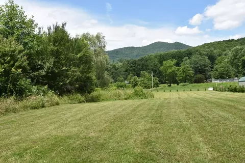 126 Bolo Ln, Hayesville, NC 28904