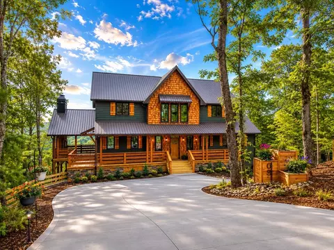63 Granny Smith Ln, Ellijay, GA 30536