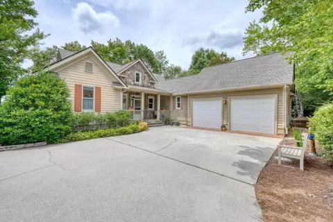 48 Pine Top Dr, Clayton, GA 30525