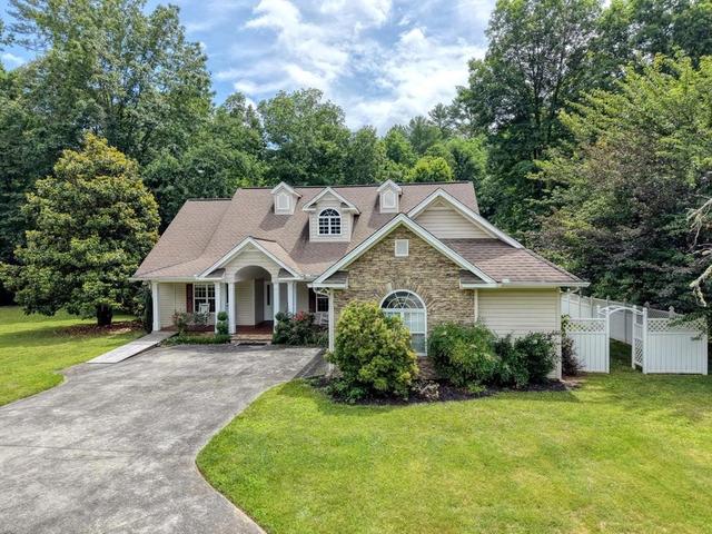 2187 Big Pine Dr, Hiawassee, GA 30546