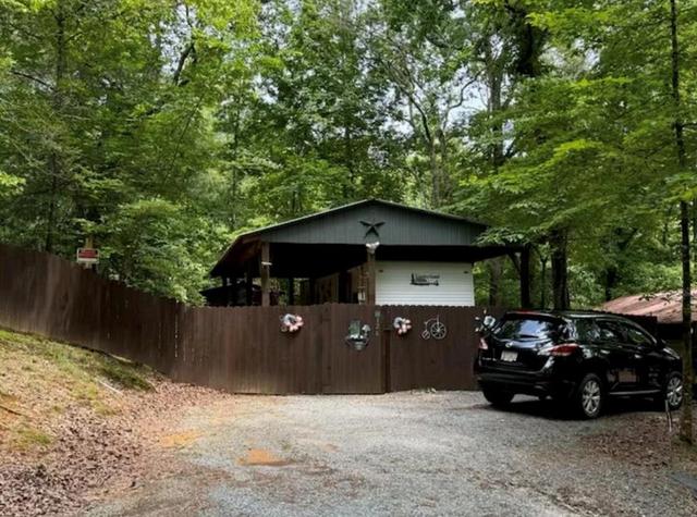126 25th St, Ellijay, GA 30540