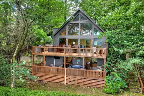 161 Walnut Rdg, Ellijay, GA 30536