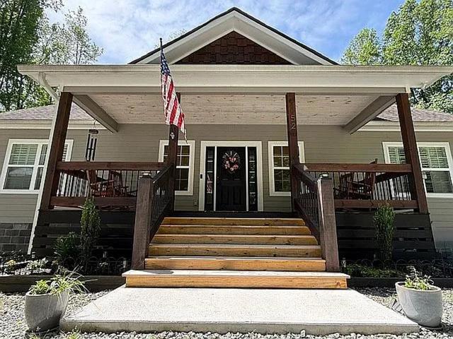 52 Hickory Ridge Dr, Ellijay, GA 30536