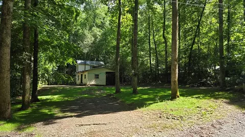 1536 Creek Rd, Hiawassee, GA 30546