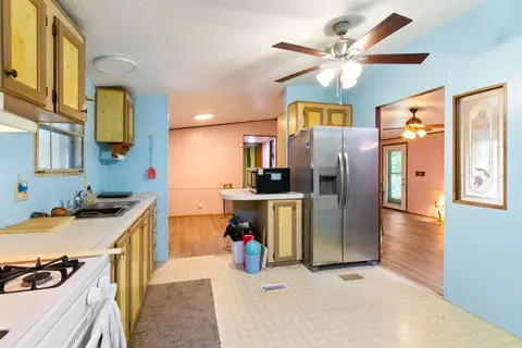 Kitchen - 168 Goldfield Rd, Murphy, NC 28906 photo 2 of 2