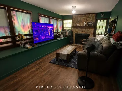 16 7th St, Ellijay, GA 30540