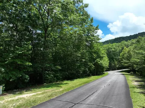 122 Cloudland Dr, Ellijay, GA 30536