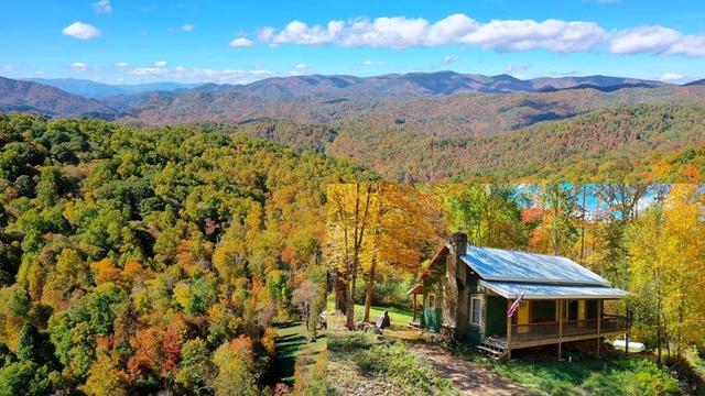 575 Vestal Cochran Rd, Topton, NC 28781