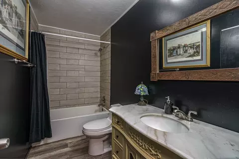Bath - 860 Holly Rd, Murphy, NC 28906 photo 1 of 5