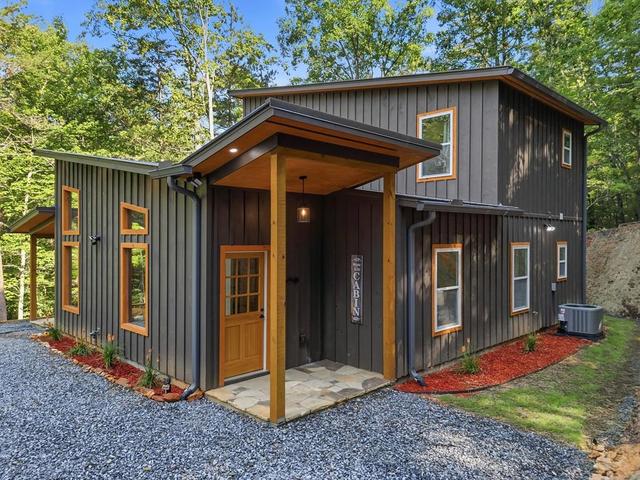202 Jonquil Ln, Ellijay, GA 30540