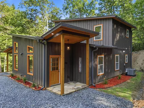 202 Jonquil Ln, Ellijay, GA 30540