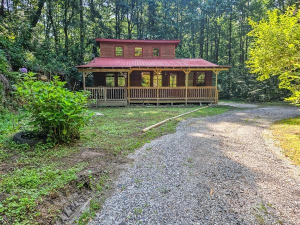 65 Mount Pleasant Dr, Ellijay, GA 30540